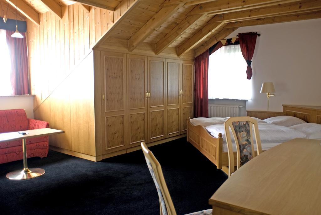 Hotel Zum Fischerwirt Baindlkirch Room photo